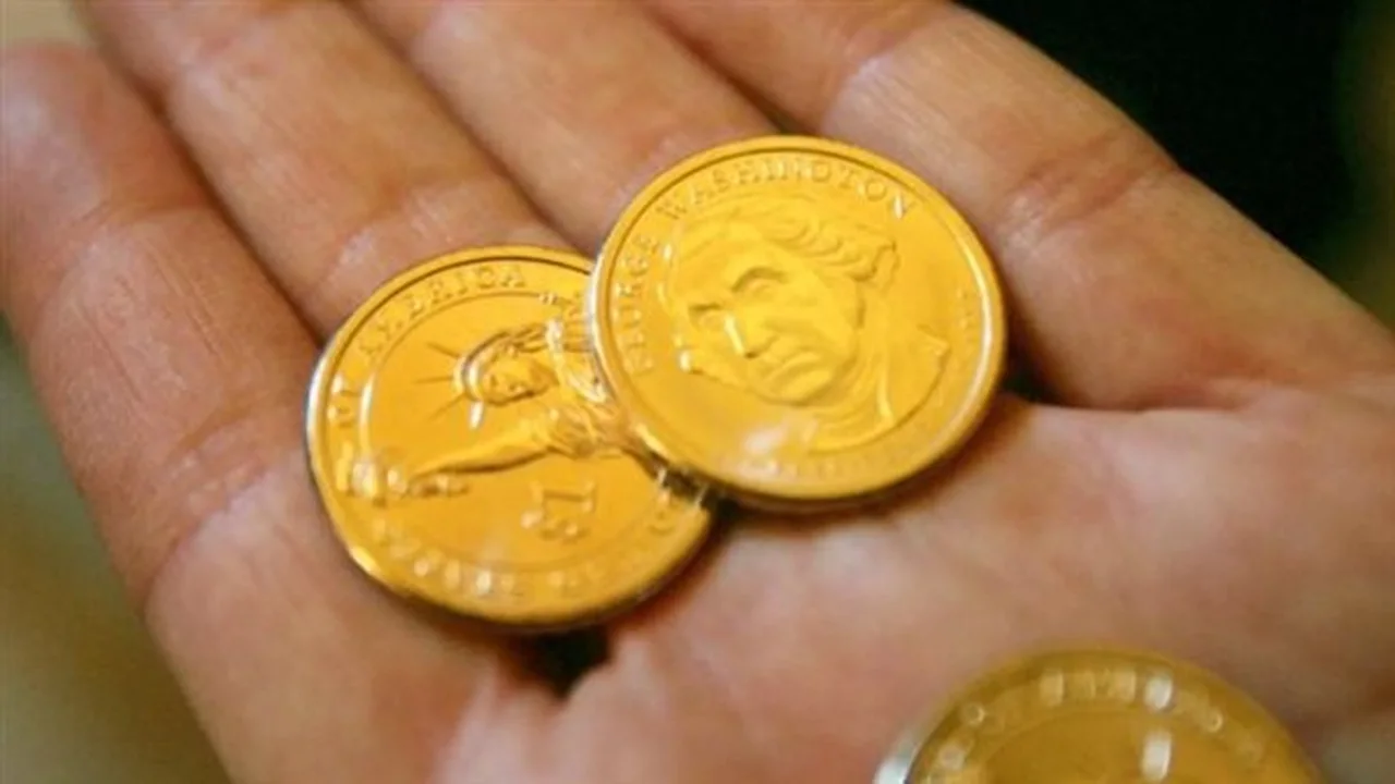 توقيتات صعود سعر الجنيه الذهب خلال التعاملات الأخيرة في محلات الصاغة المحلية